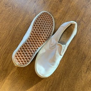 Light pale pink vans slip on women’s 7.5 (6 men’s)